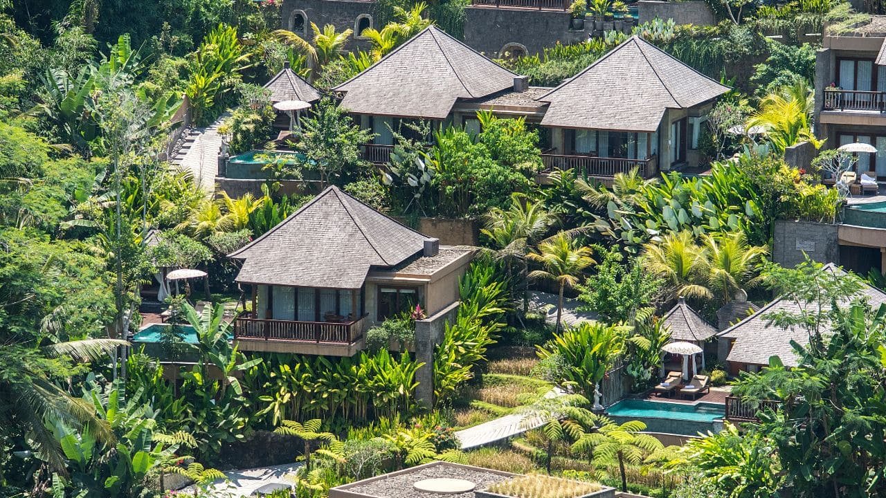 The Benefits of a Surf School x Hotel Partnership — Blog Cover 1