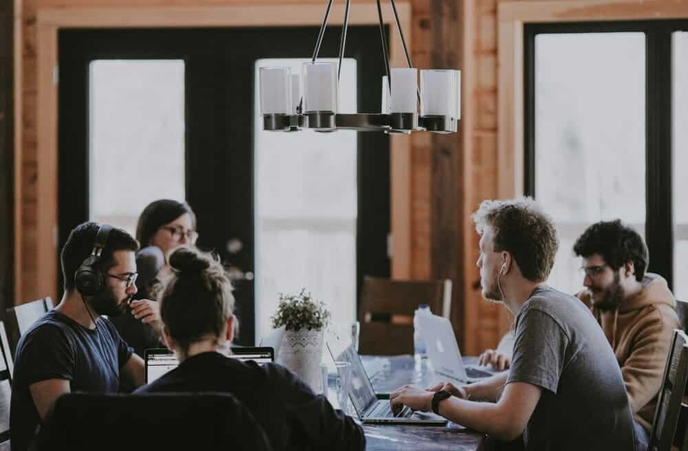 3. Catering to the Digital Nomad Community — Digital Nomad Noethera
